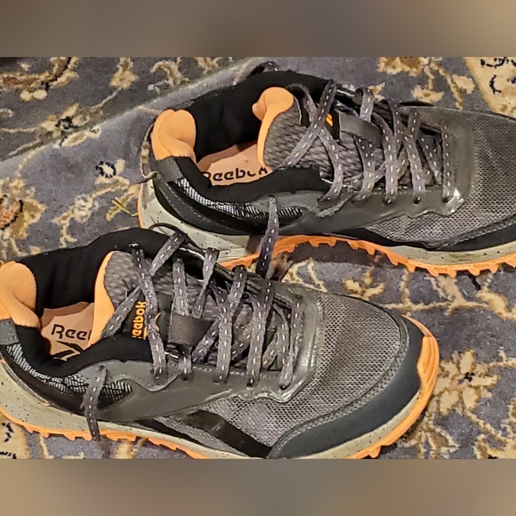 Like New, In Box, Reebok Ortholite Sneakers, Estimated Youth Size 5 or Size 6 - Picture 3 of 7